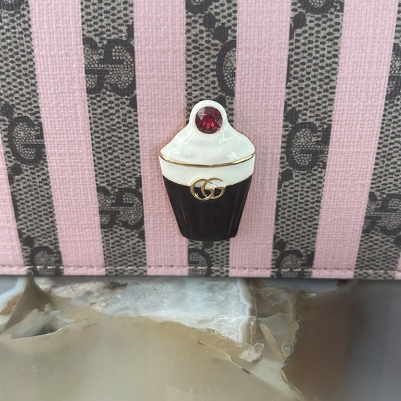 New, Authentic GUCCI Wallet Cupcake Pink Brown Stripes Love Parade GG LOGO - Picture 9 of 14